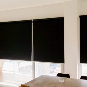 Cortina Black Out //  1.00 x 1.50 // Blanco – Beige – Negro